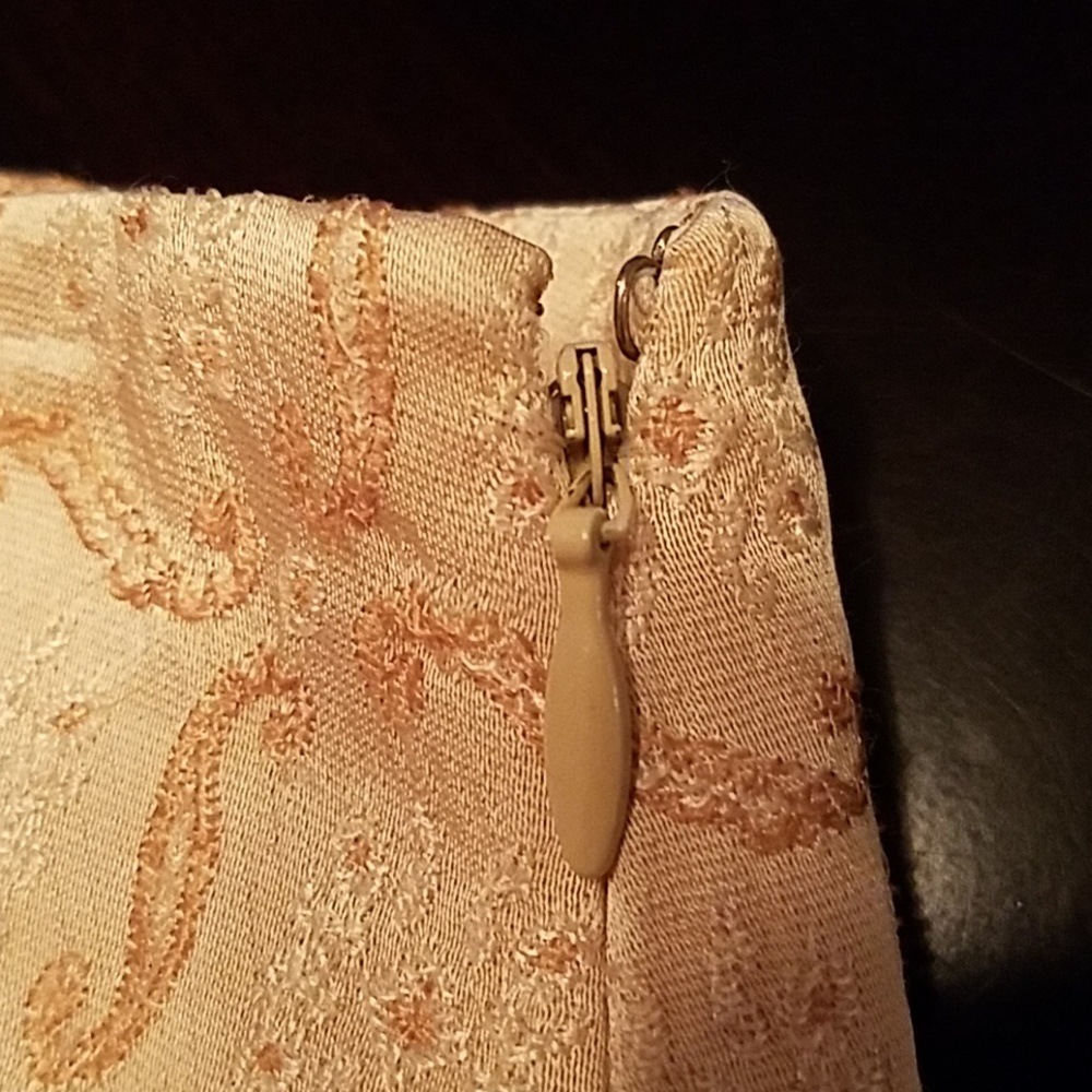 The Limited Pencil Skirt with embroidered design - Picture 3 of 8